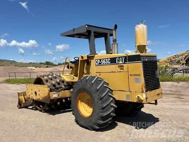 CAT CP-563C Yksivalssijyrät