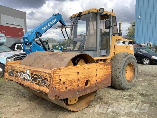 CAT CS-583C Yksivalssijyrät