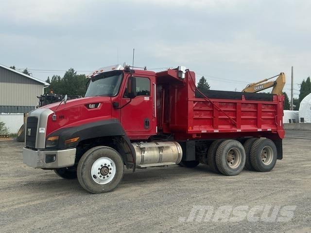 CAT CT660S Sora- ja kippiautot