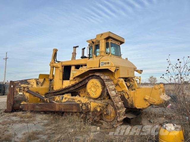 CAT D10 Telaketjupuskutraktorit