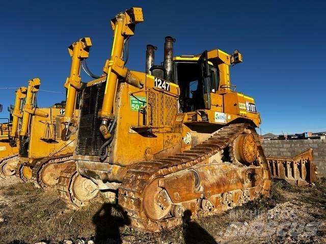 CAT D10T Telaketjupuskutraktorit