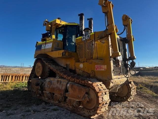 CAT D10T Telaketjupuskutraktorit