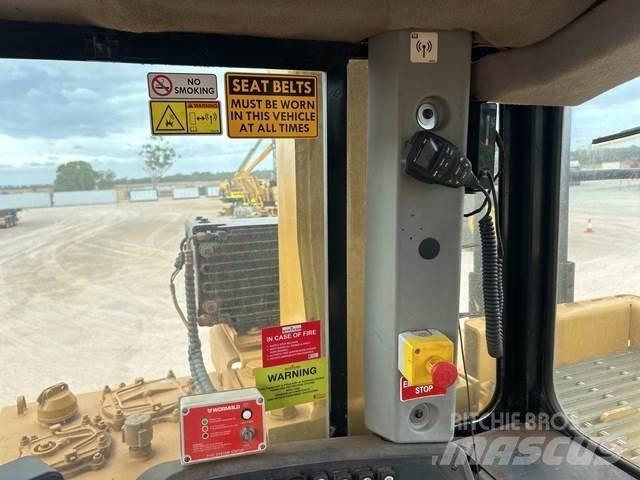 CAT D10T Telaketjupuskutraktorit