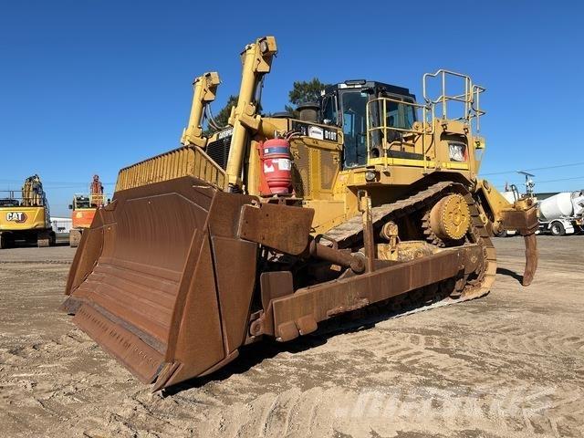 CAT D10T Telaketjupuskutraktorit