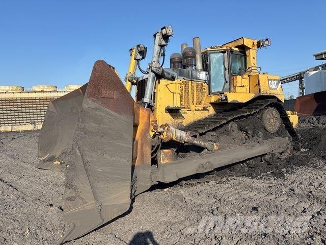 CAT D10T Telaketjupuskutraktorit