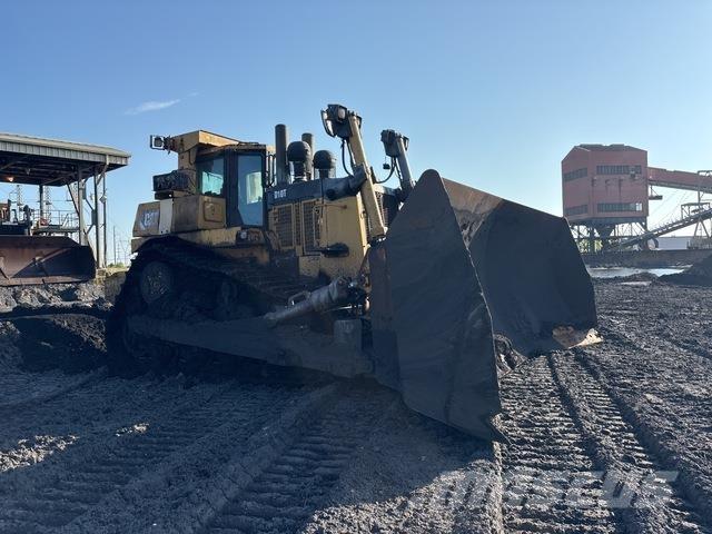 CAT D10T Telaketjupuskutraktorit