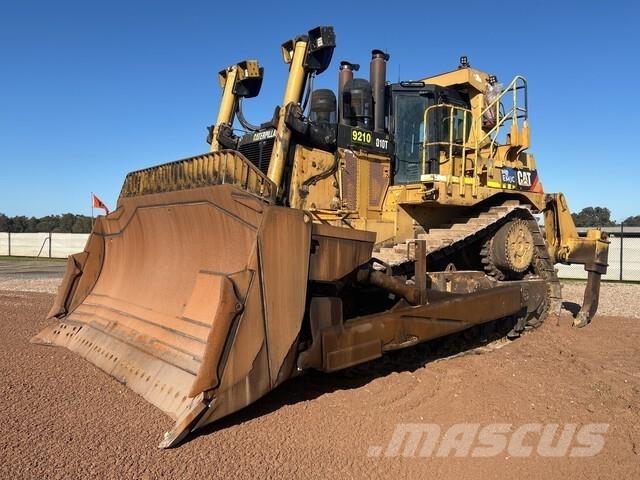 CAT D10T Telaketjupuskutraktorit