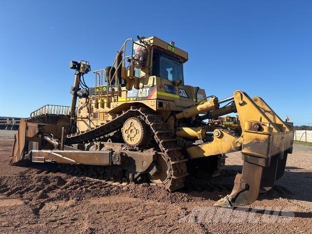 CAT D10T Telaketjupuskutraktorit