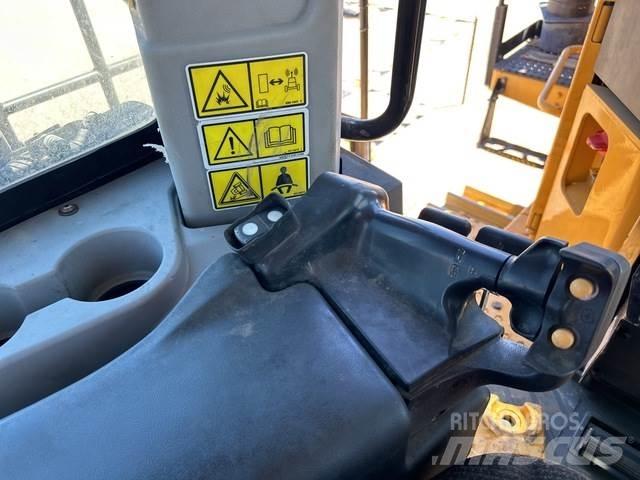 CAT D10T2 Telaketjupuskutraktorit