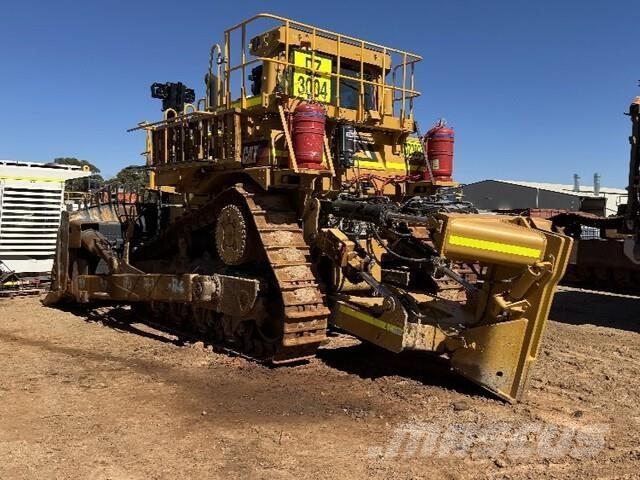 CAT D10T2 Telaketjupuskutraktorit