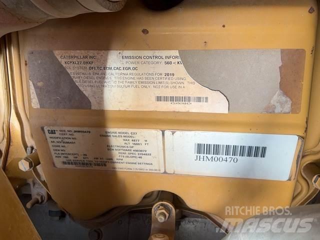 CAT D10T2 Telaketjupuskutraktorit