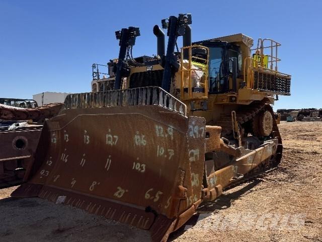 CAT D10T2 Telaketjupuskutraktorit