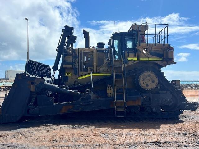 CAT D11T Telaketjupuskutraktorit