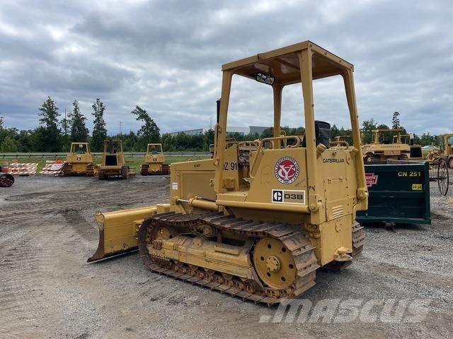 CAT D3B Telaketjupuskutraktorit