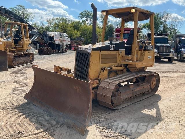 CAT D4C Telaketjupuskutraktorit