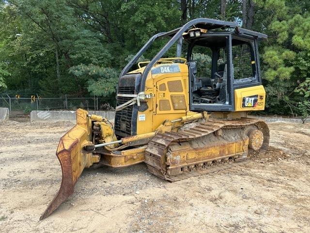 CAT D4K2 XL Telaketjupuskutraktorit
