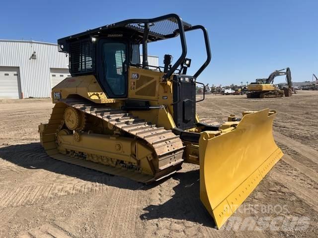 CAT D5 Telaketjupuskutraktorit