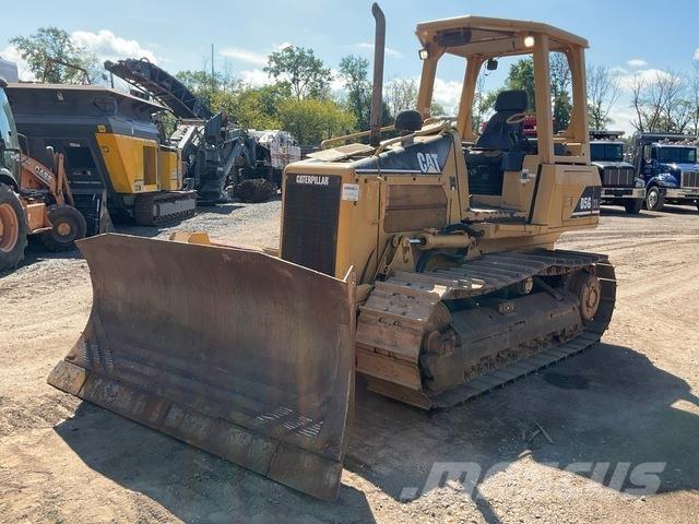 CAT D5G XL Telaketjupuskutraktorit
