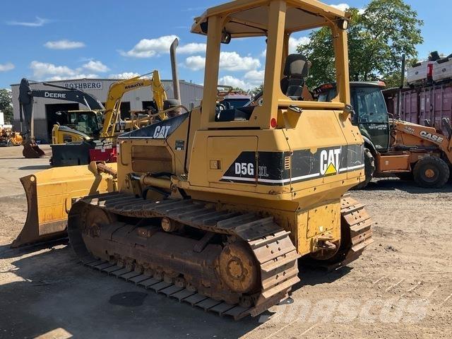 CAT D5G XL Telaketjupuskutraktorit