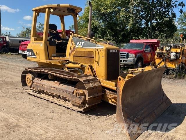 CAT D5G XL Telaketjupuskutraktorit
