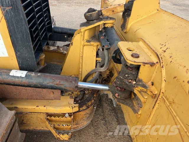 CAT D5K2 LGP Telaketjupuskutraktorit