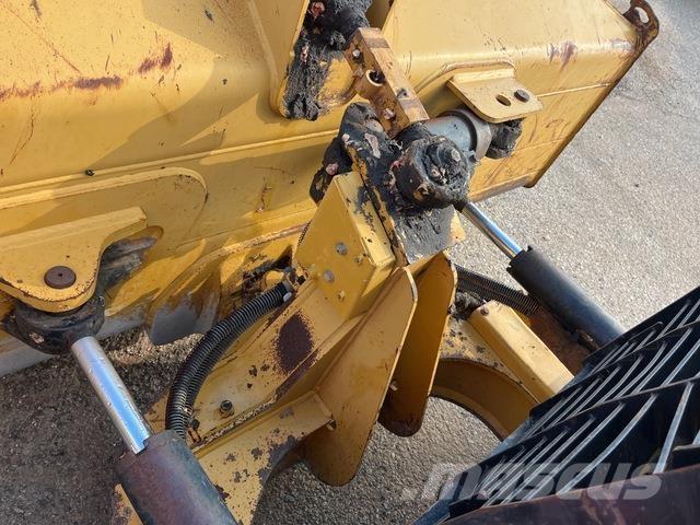 CAT D5K2 LGP Telaketjupuskutraktorit