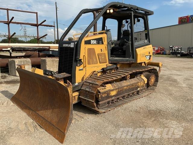 CAT D5K2 XL Telaketjupuskutraktorit