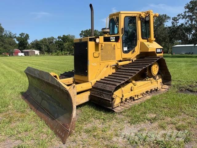 CAT D5M LGP Telaketjupuskutraktorit