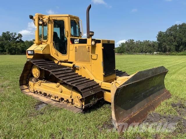 CAT D5M LGP Telaketjupuskutraktorit