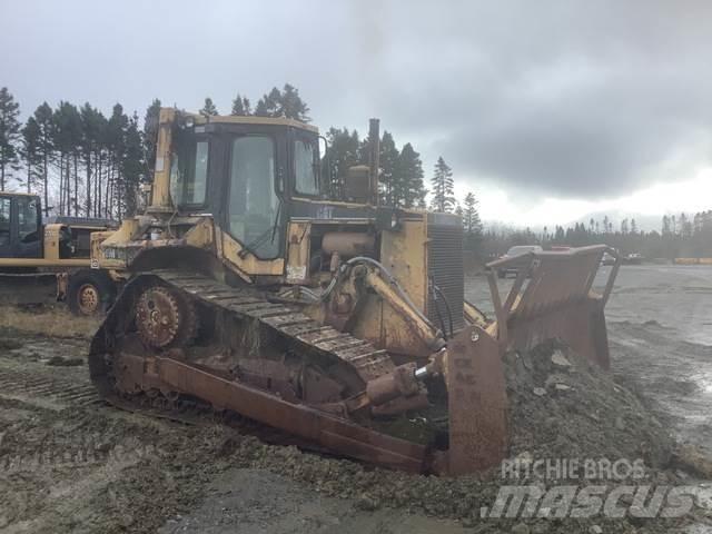 CAT D6 Telaketjupuskutraktorit