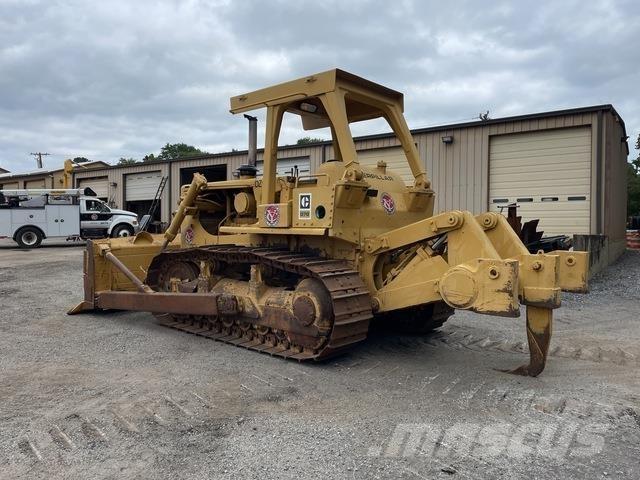CAT D6D Telaketjupuskutraktorit