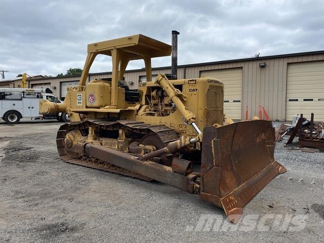 CAT D6D Telaketjupuskutraktorit