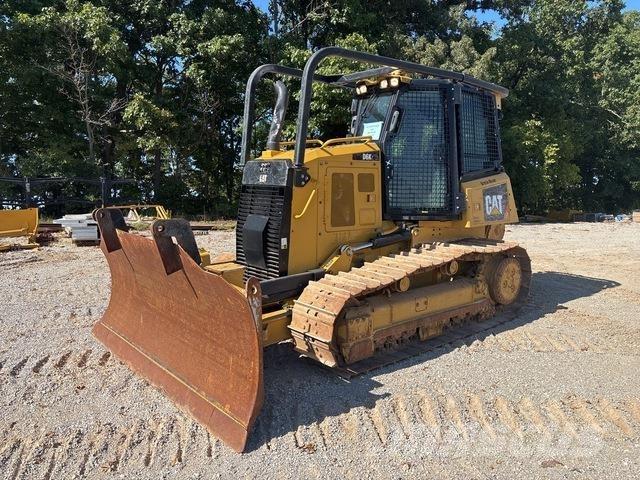 CAT D6K2 XL Telaketjupuskutraktorit