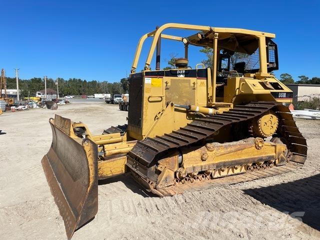 CAT D6M Telaketjupuskutraktorit