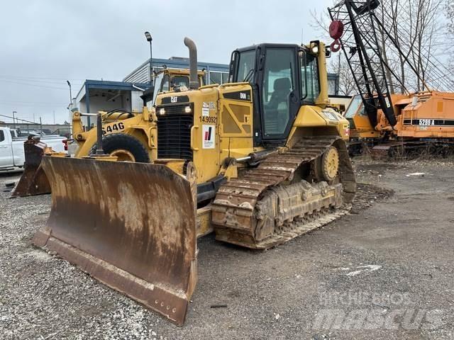 CAT D6N Telaketjupuskutraktorit