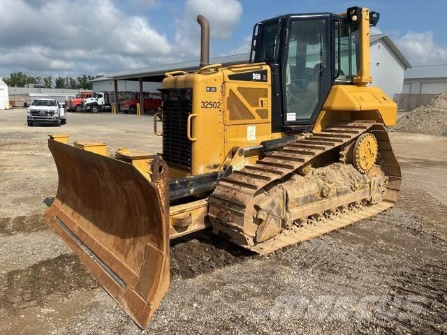 CAT D6N XL Telaketjupuskutraktorit