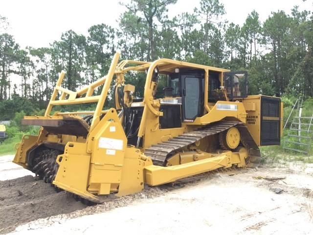CAT D6R Telaketjupuskutraktorit