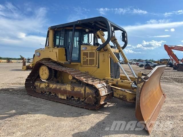 CAT D6T Telaketjupuskutraktorit