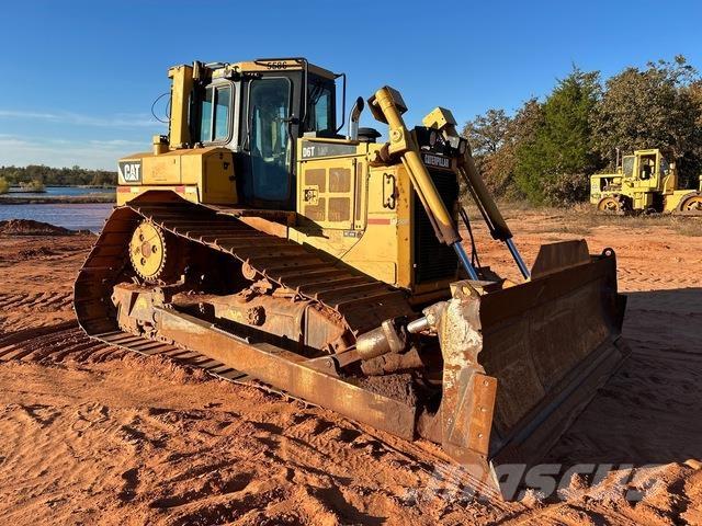 CAT D6T LGP Telaketjupuskutraktorit