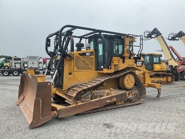 CAT D6T XL Telaketjupuskutraktorit