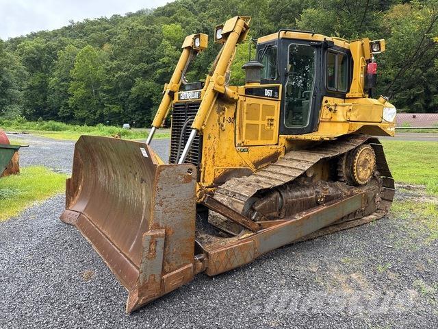 CAT D6T XL Telaketjupuskutraktorit