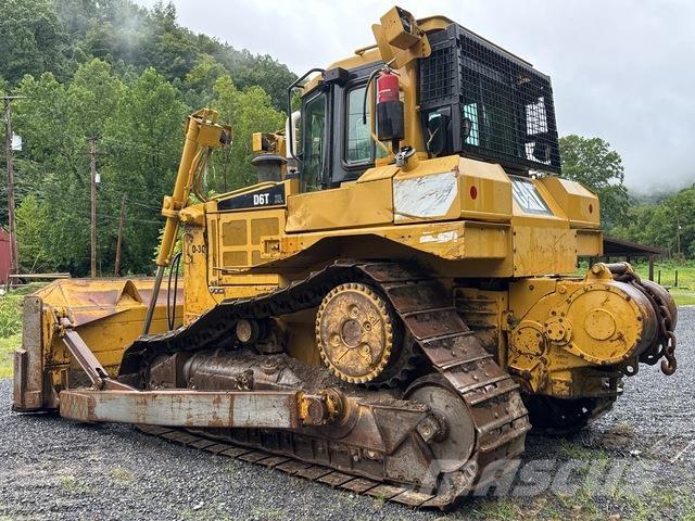 CAT D6T XL Telaketjupuskutraktorit