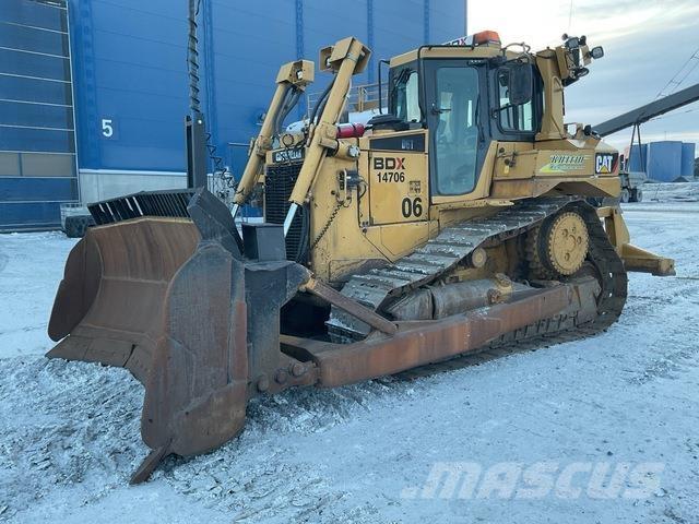 CAT D6T XL Telaketjupuskutraktorit