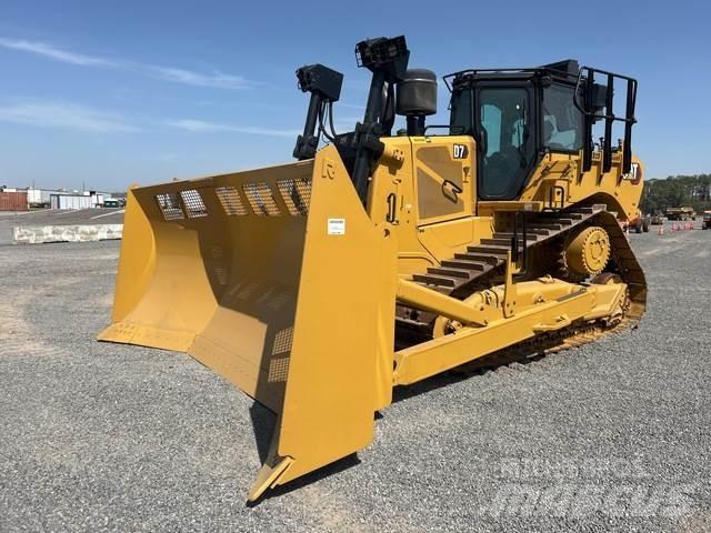 CAT D7 Telaketjupuskutraktorit