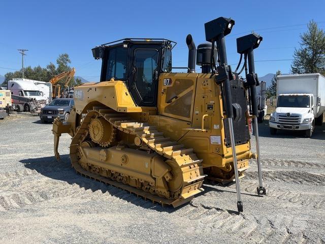CAT D7 Telaketjupuskutraktorit