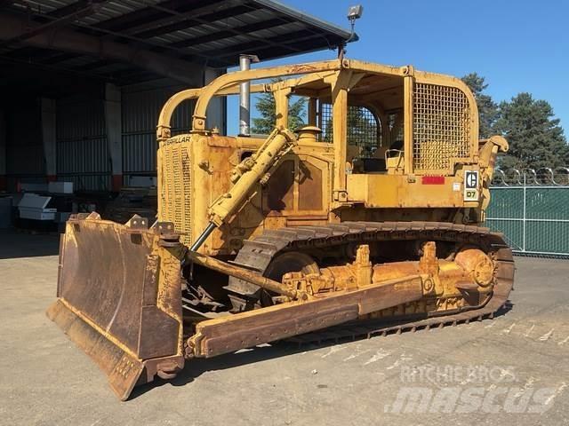 CAT D7 Telaketjupuskutraktorit