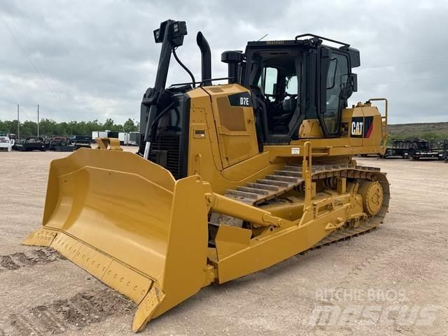 CAT D7E Telaketjupuskutraktorit