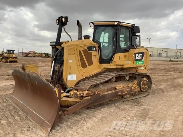 CAT D7E Telaketjupuskutraktorit