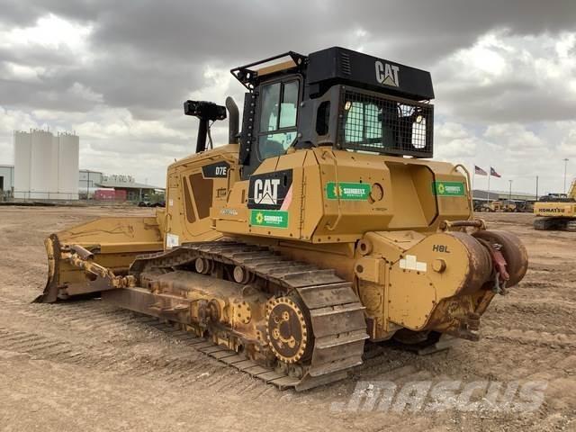 CAT D7E Telaketjupuskutraktorit
