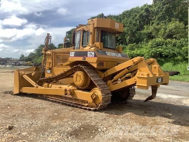 CAT D7H Telaketjupuskutraktorit